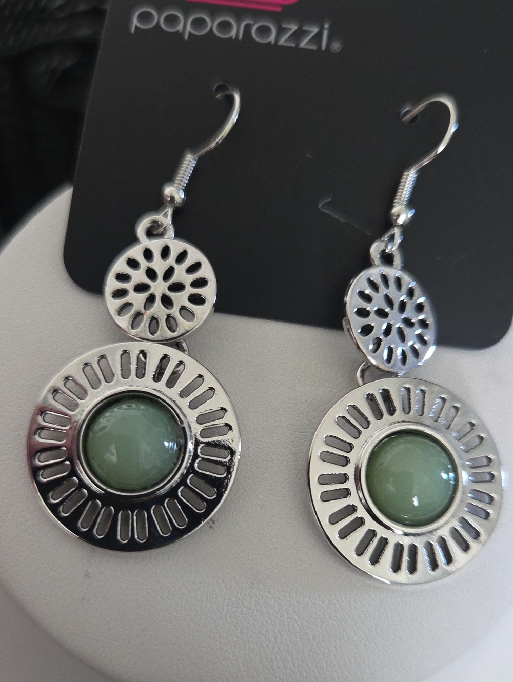 Paparazzi Ocean Orchard Green Earrings NWT